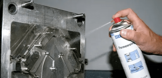 金屬模具清洗消泡劑應(yīng)用場景圖