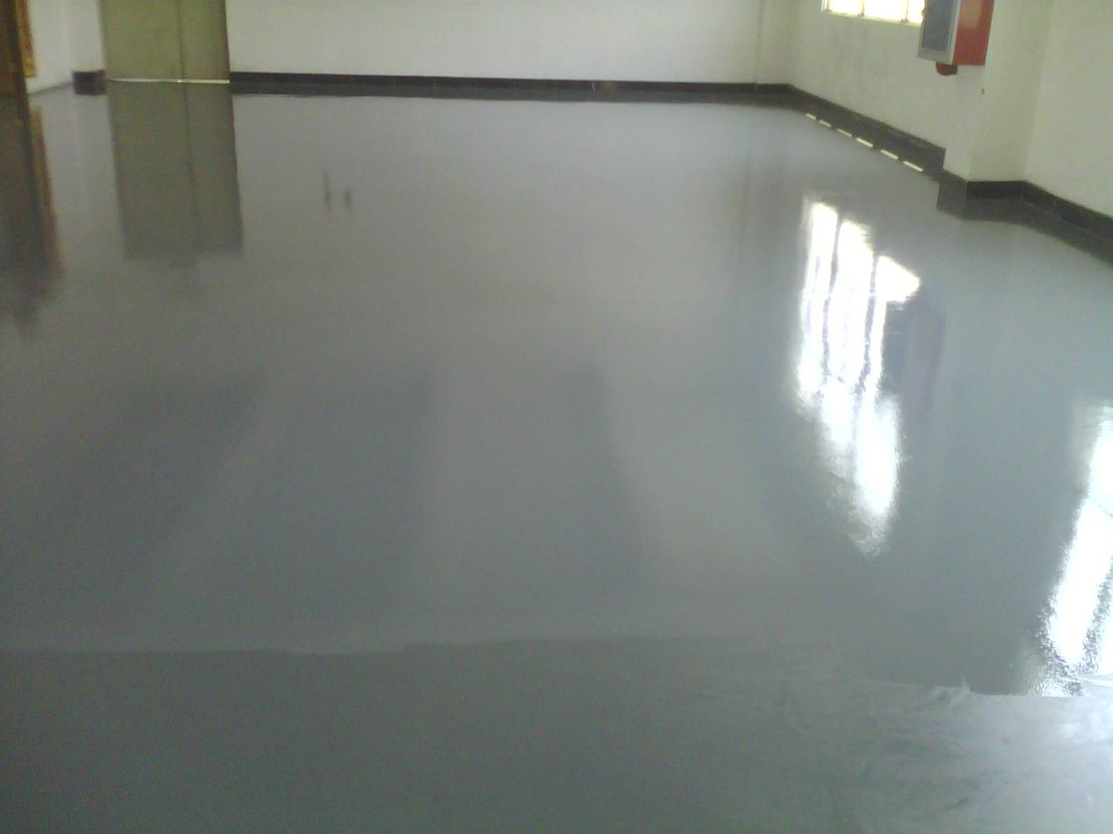 罩光漆出現(xiàn)泡沫什么原因，可以使用罩光漆消泡劑嗎？