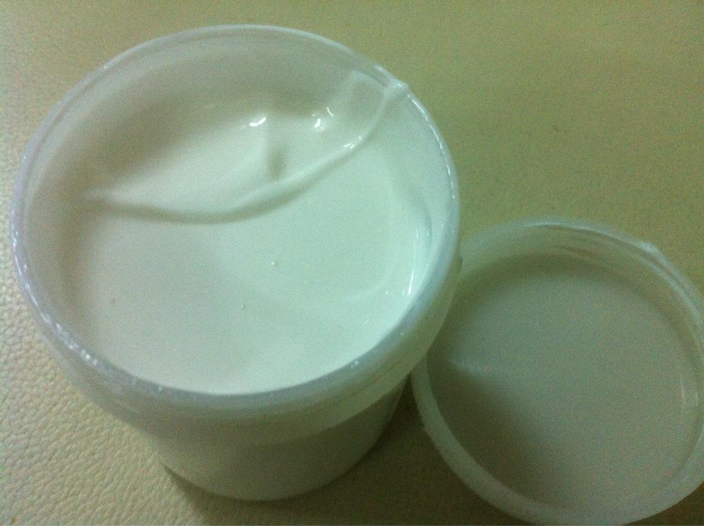 水性膠水起泡的原因有哪些？泡沫怎么辦？